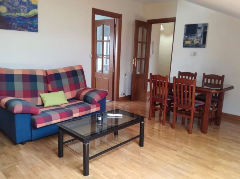 Living room of Flat to rent in Salamanca Capital  with Heating, Parquet flooring and Furnished