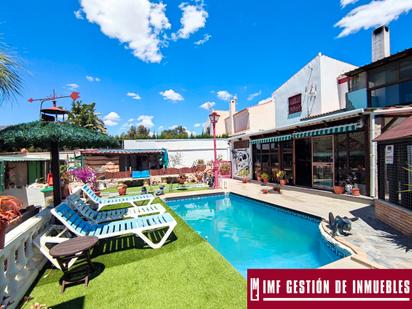 Jardí de Casa o xalet en venda en Alcaucín amb Aire condicionat, Traster i Piscina