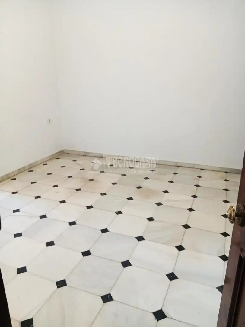 Habitación de Casa adosada en venta en Coria del Río