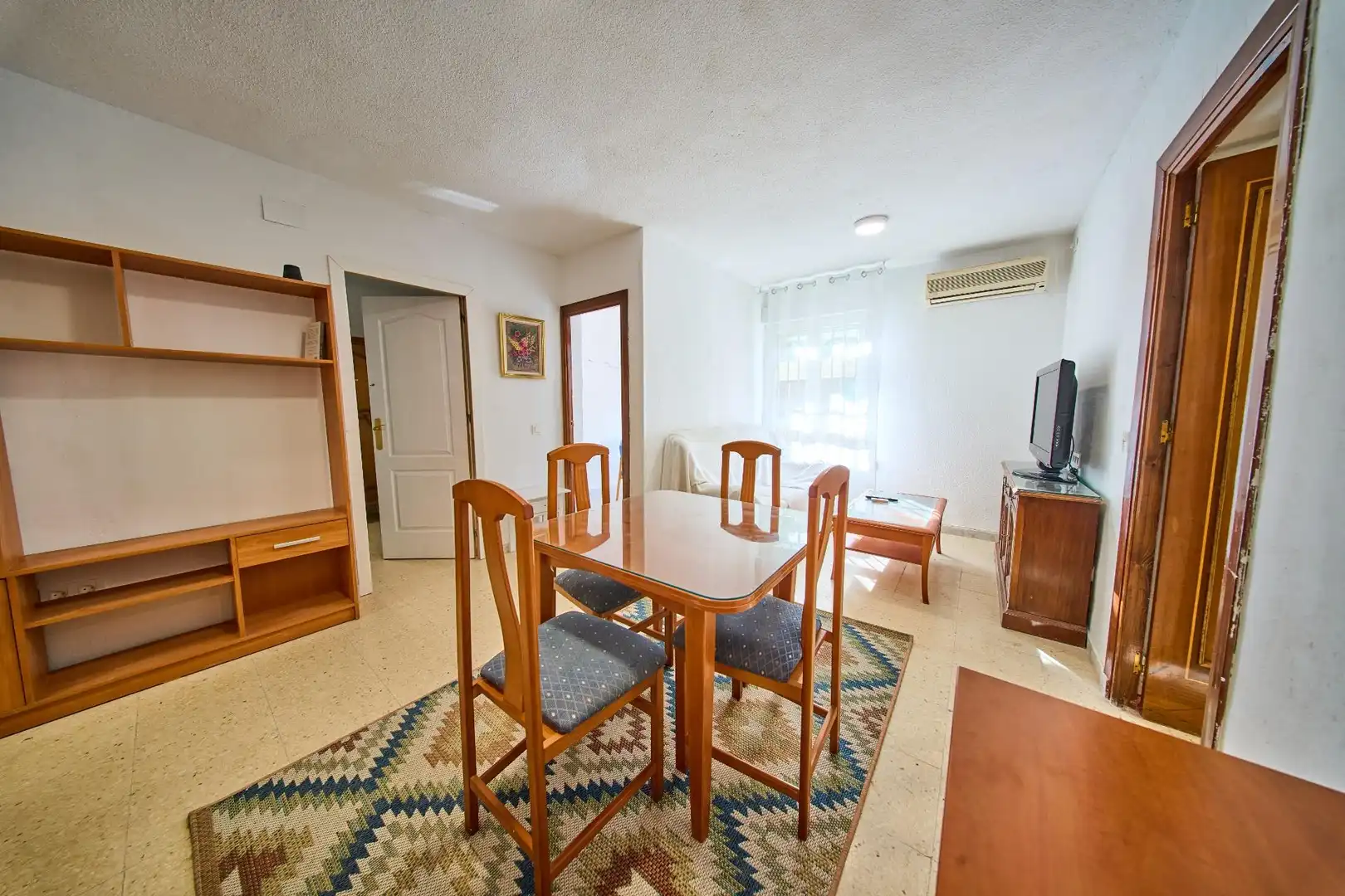 Comedor de Piso para compartir en Granada con Amueblado