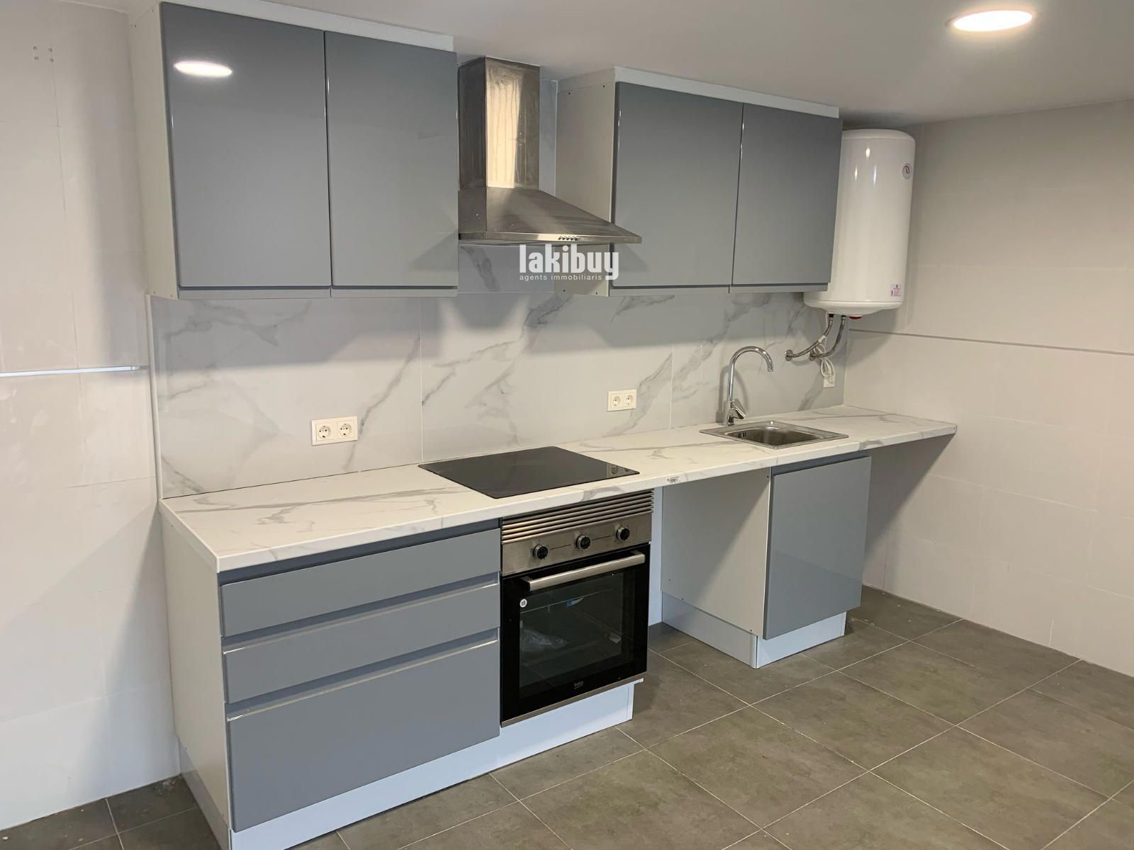 Cuina de Pis en venda en La Fuliola amb Aire condicionat, Calefacció i Terrassa