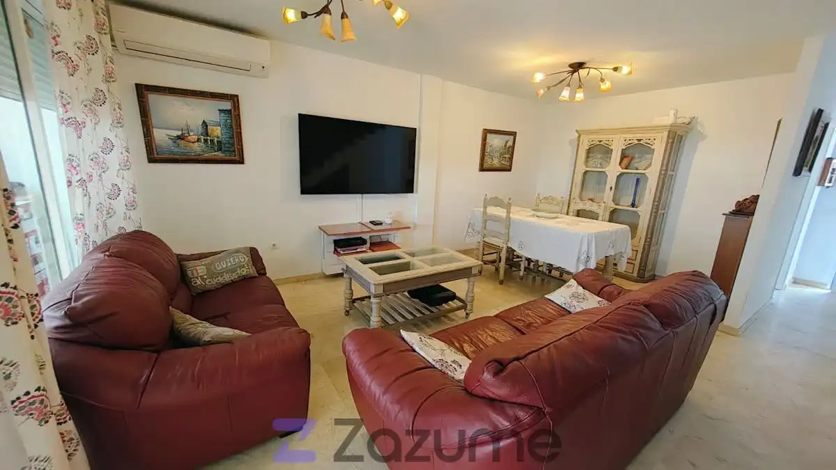 Sala d'estar de Casa adosada de lloguer en Sotogrande amb Aire condicionat, Calefacció i Jardí privat