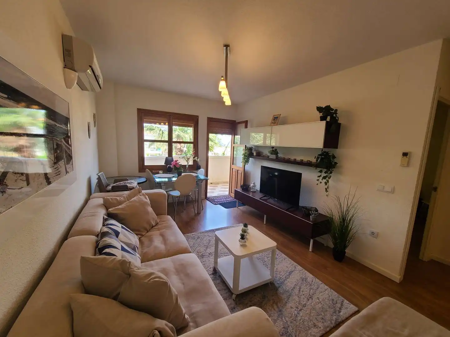 Sala de estar de Apartamento para compartir en Orihuela con Aire acondicionado, Terraza y Amueblado
