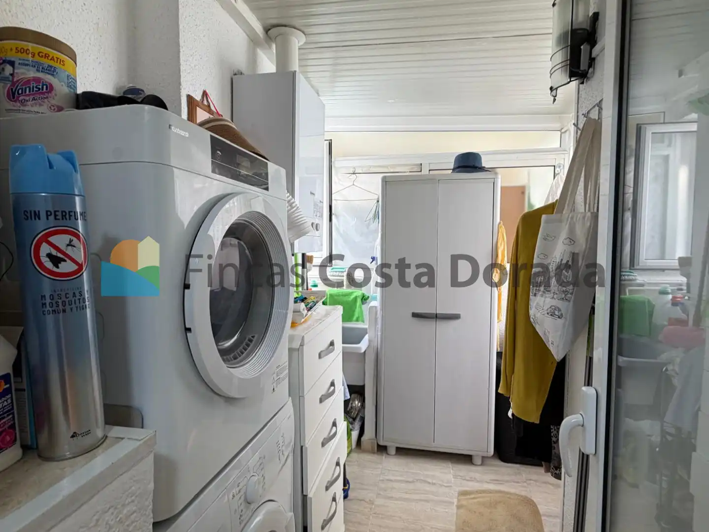 Cuina de Casa adosada en venda en Cubelles amb Aire condicionat, Calefacció i Jardí privat