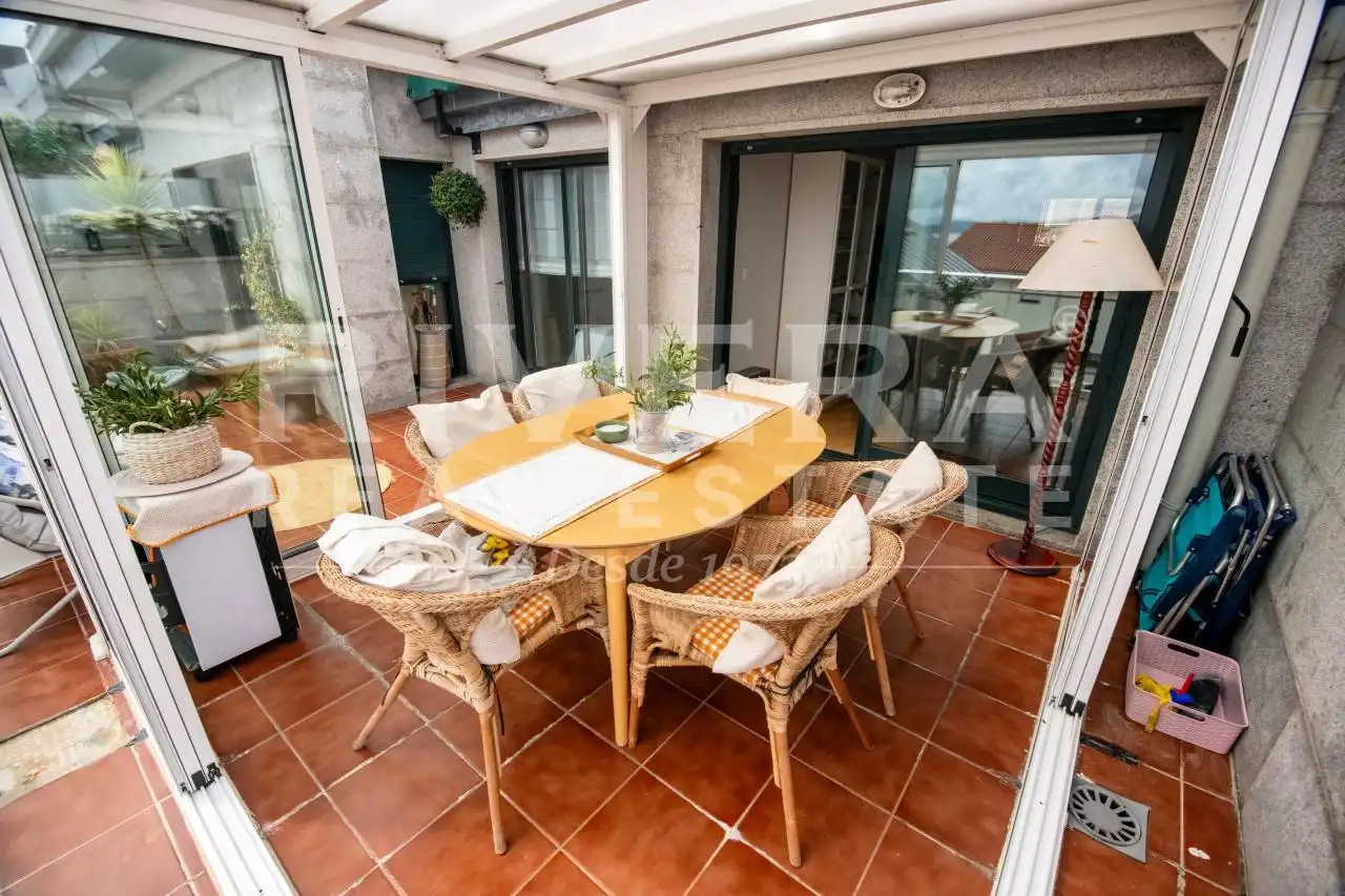 Terraza de Ático en venta en Sanxenxo con Calefacción, Parquet y Terraza