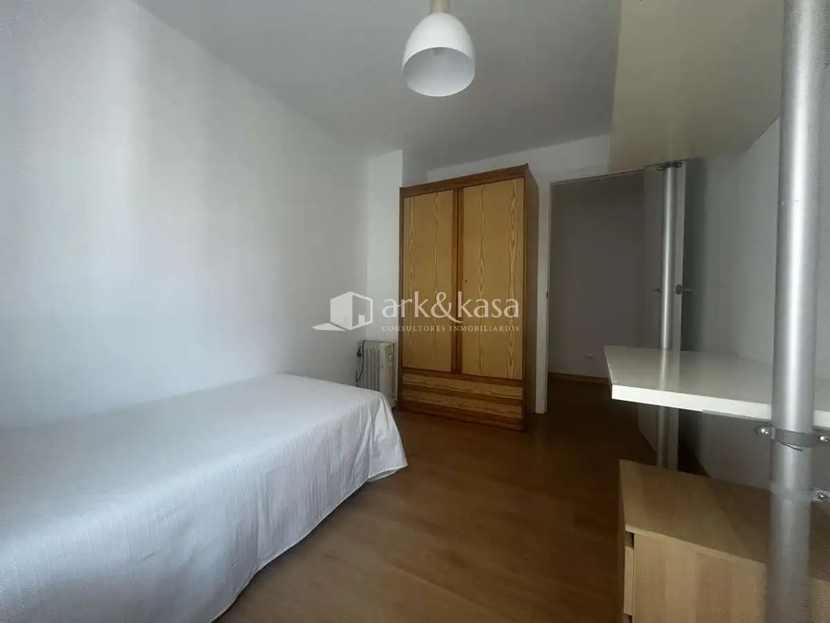 Habitación de Piso de alquiler en Valencia con Amueblado, Horno y Microondas