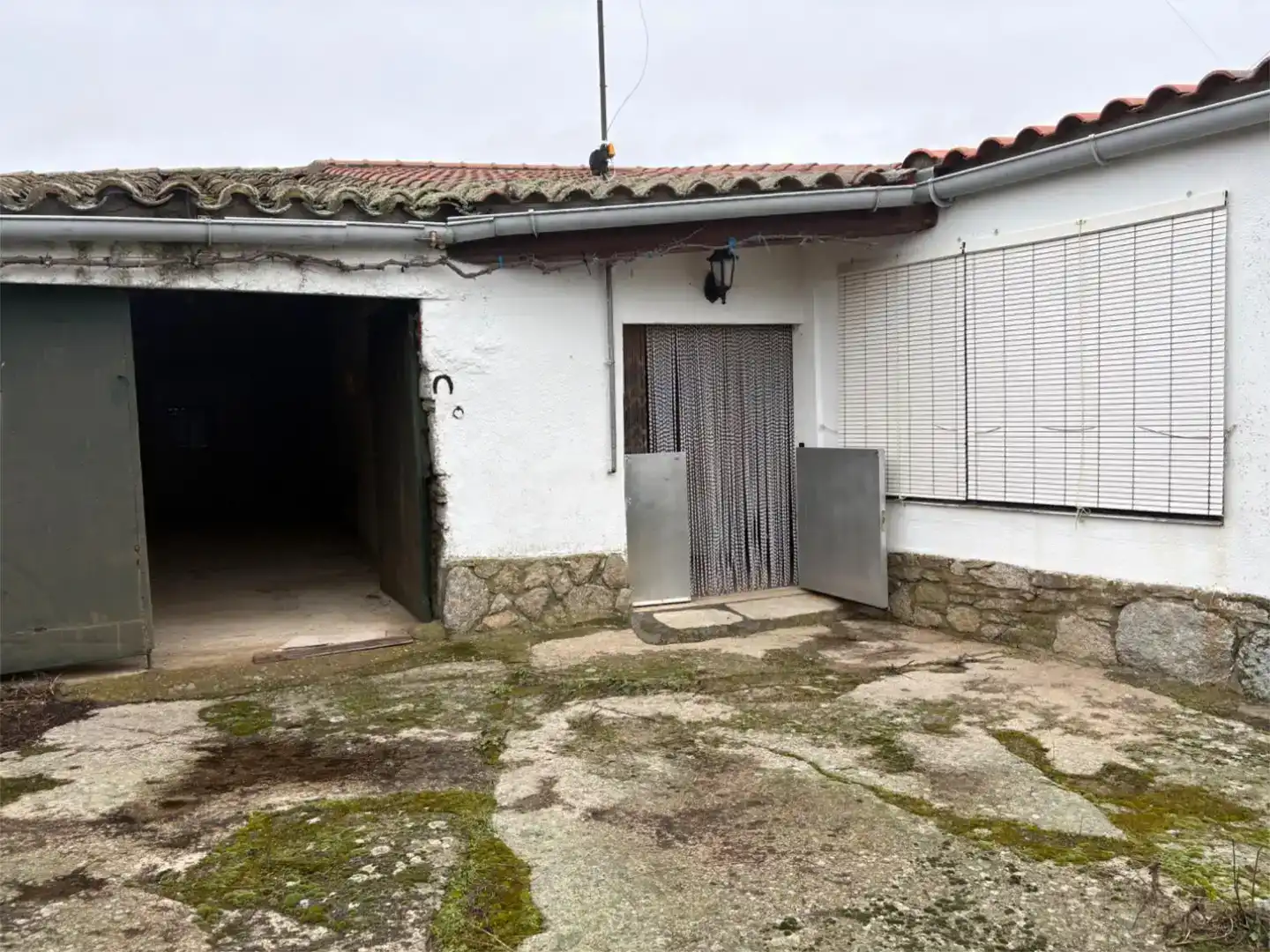 Vista exterior de Finca rústica en venda en Roelos de Sayago amb Moblat