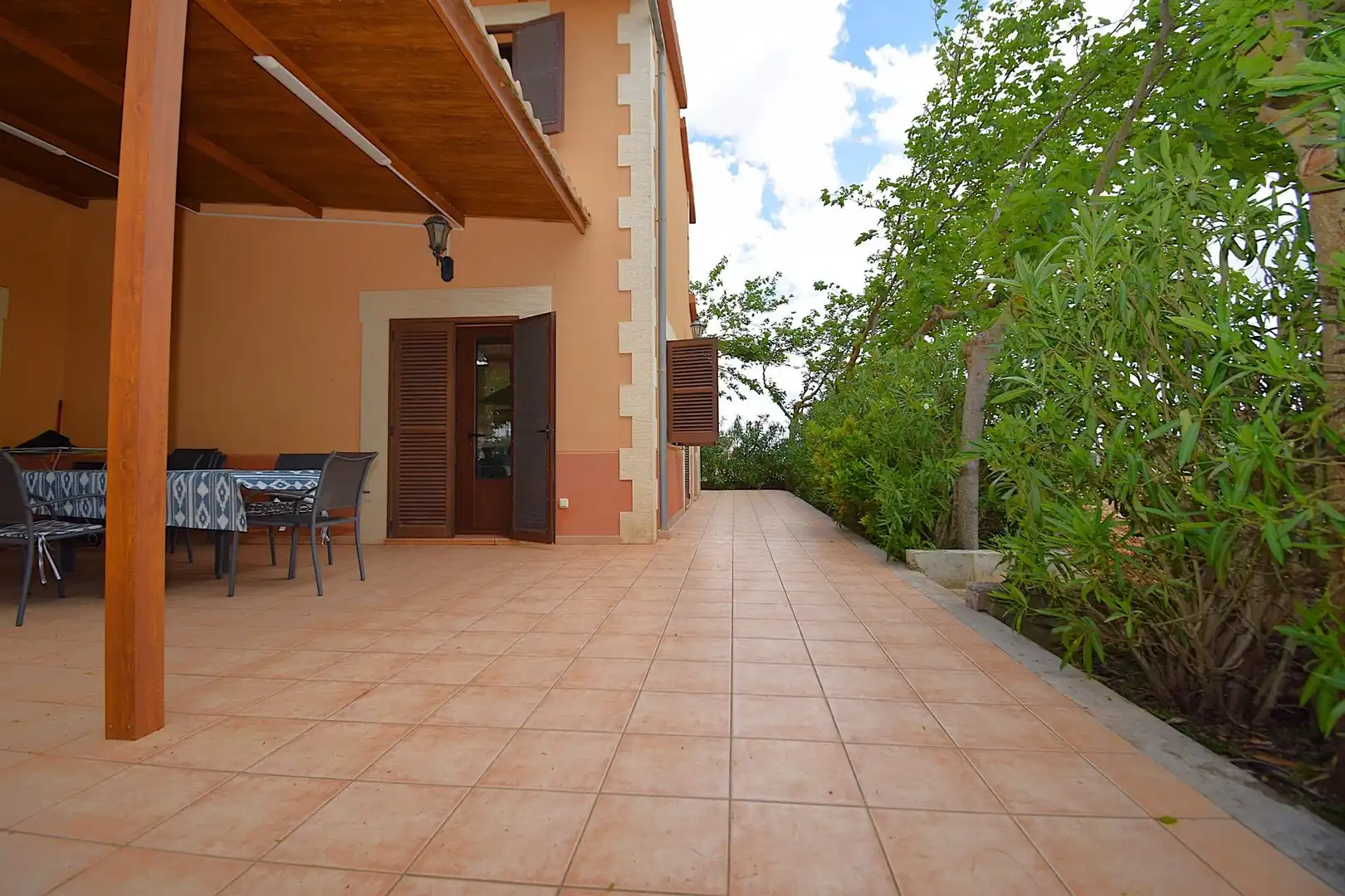 Terrasse von Country house zur Miete in Sa Pobla mit Privatgarten, Terrasse und Möbliert