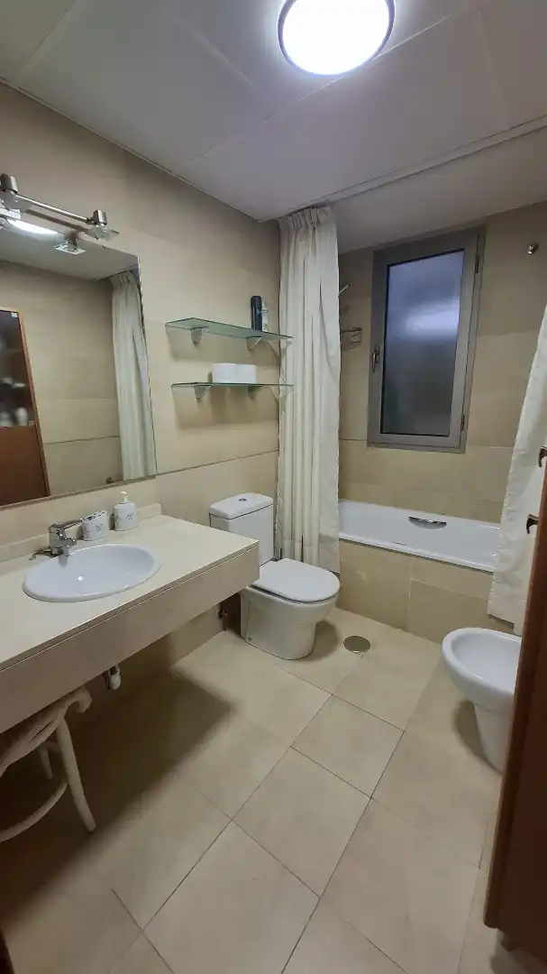 Baño de Piso de alquiler en Málaga con Aire acondicionado, Terraza y Amueblado