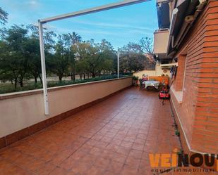 Vista exterior de Planta baixa en venda en Sant Feliu de Llobregat amb Aire condicionat, Calefacció i Parquet