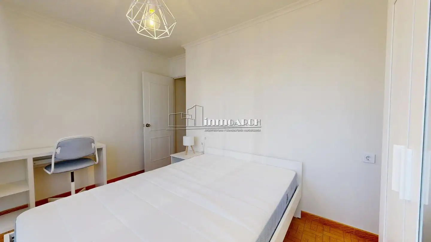 Habitación de Piso de alquiler en A Coruña Capital  con Calefacción y Amueblado