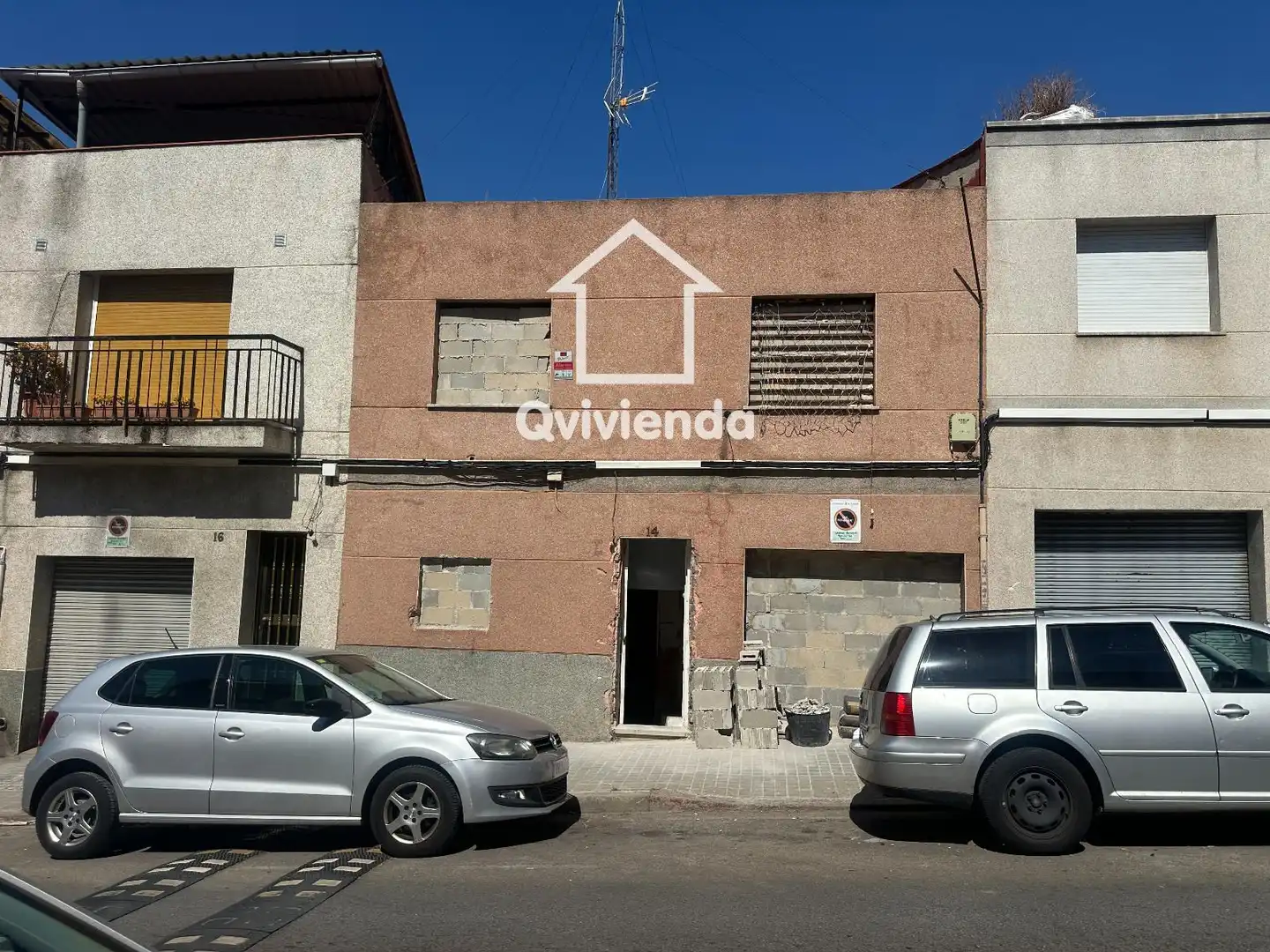 Vista exterior de Casa adosada en venda en Sabadell