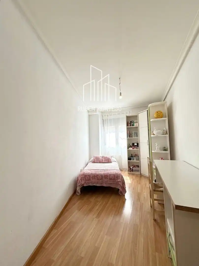 Habitación de Piso en venta en Castellanos de Moriscos con Calefacción, Horno y Lavadora