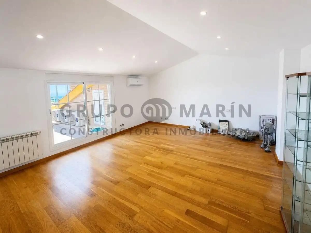 Dúplex con terraza en venta en Carrer del Cogoll, imagen 10