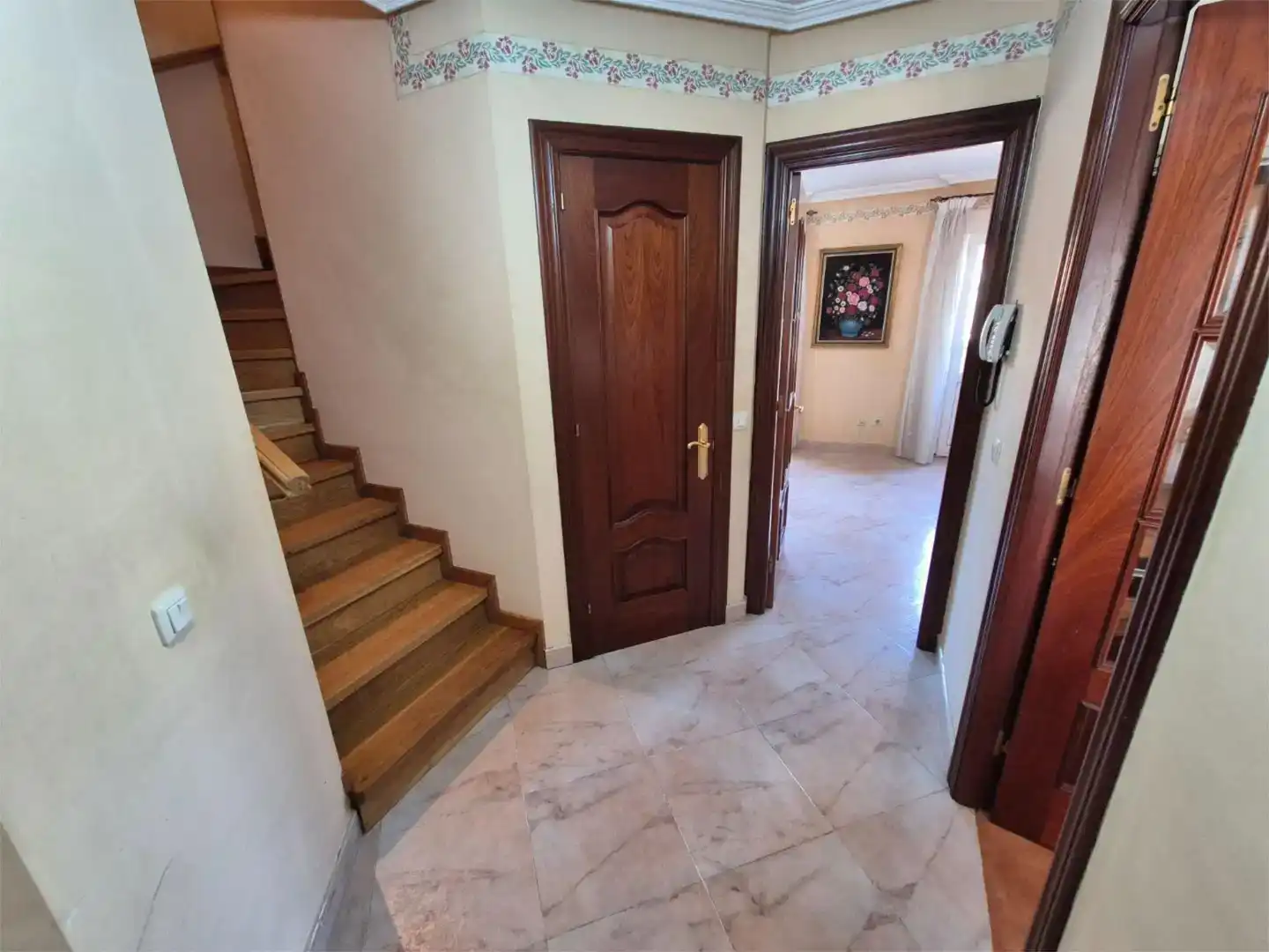 Casa adosada en venta en Oviedo  con Parquet y Balcón