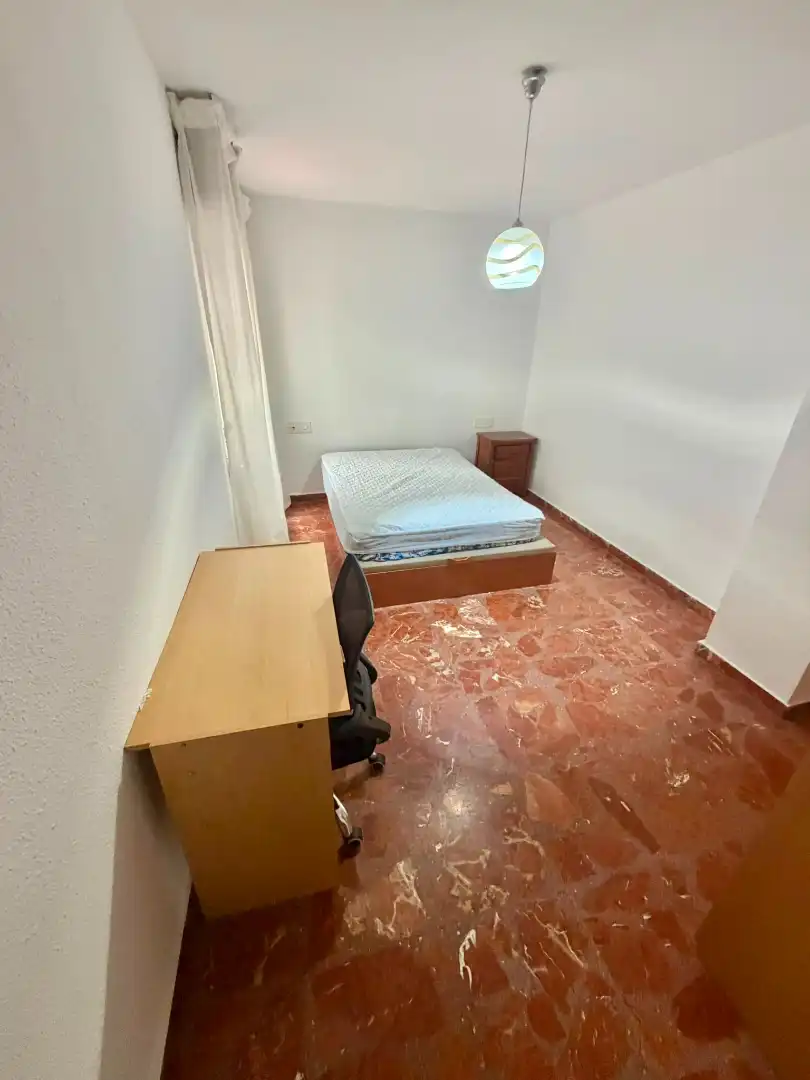 Bedroom of Flat for share in Jaén  with Air Conditioner, Heating and Furnished