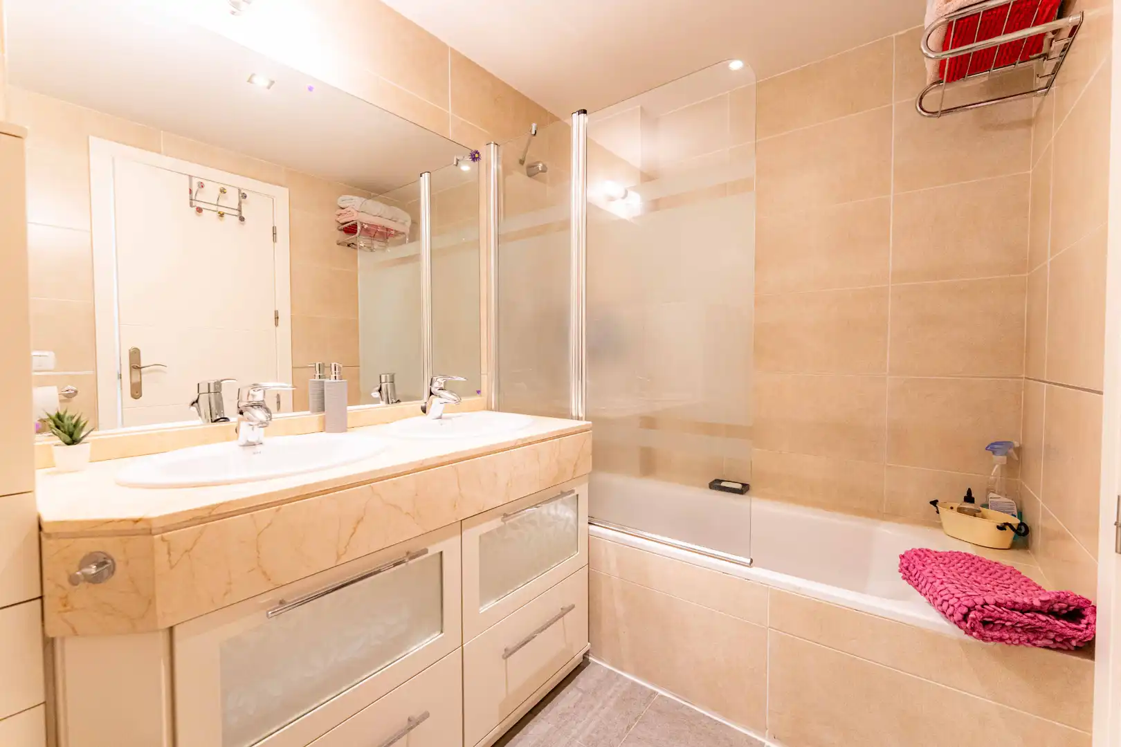 Badezimmer von Dachboden zum Verkauf in Arroyomolinos (Madrid) mit Heizung, Parkett und Terrasse