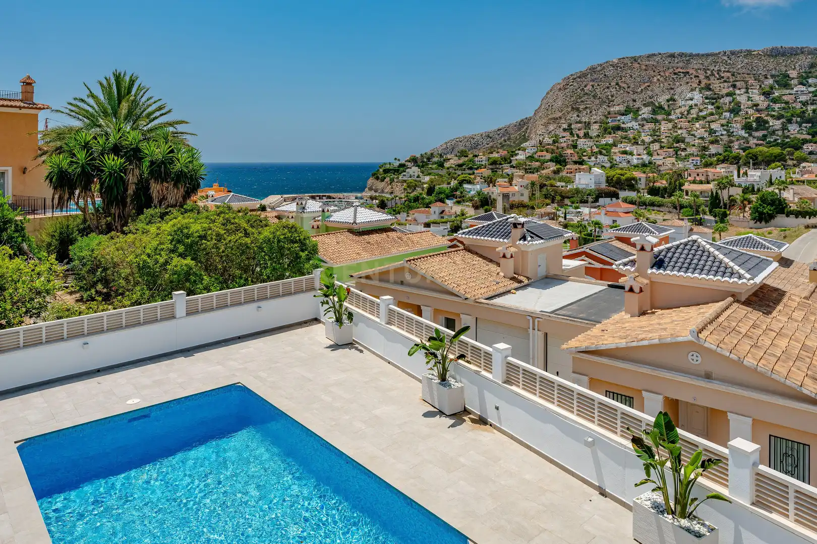 Piscina de Apartament en venda en Calpe / Calp amb Aire condicionat, Jardí privat i Traster