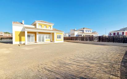 Vista exterior de Casa o xalet en venda en Lorca amb Jardí privat i Terrassa