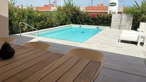 En un entorno residencial privilegiado, muy cerca de La Finca Golf, esta exclusiva villa ofrece una combinación excepcional de dis, imatge 2