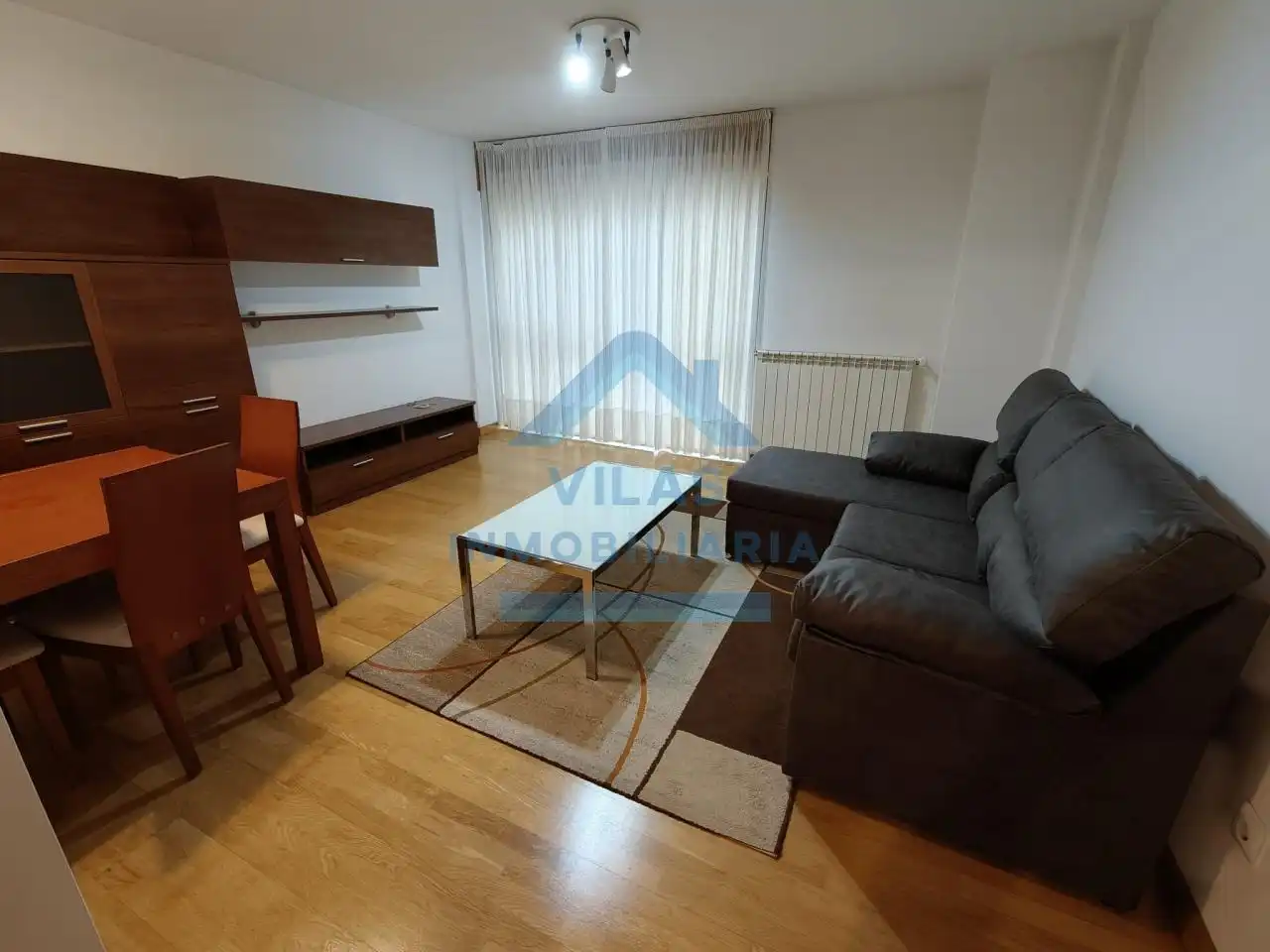 Sala d'estar de Apartament de lloguer en Ames amb Calefacció, Traster i Moblat