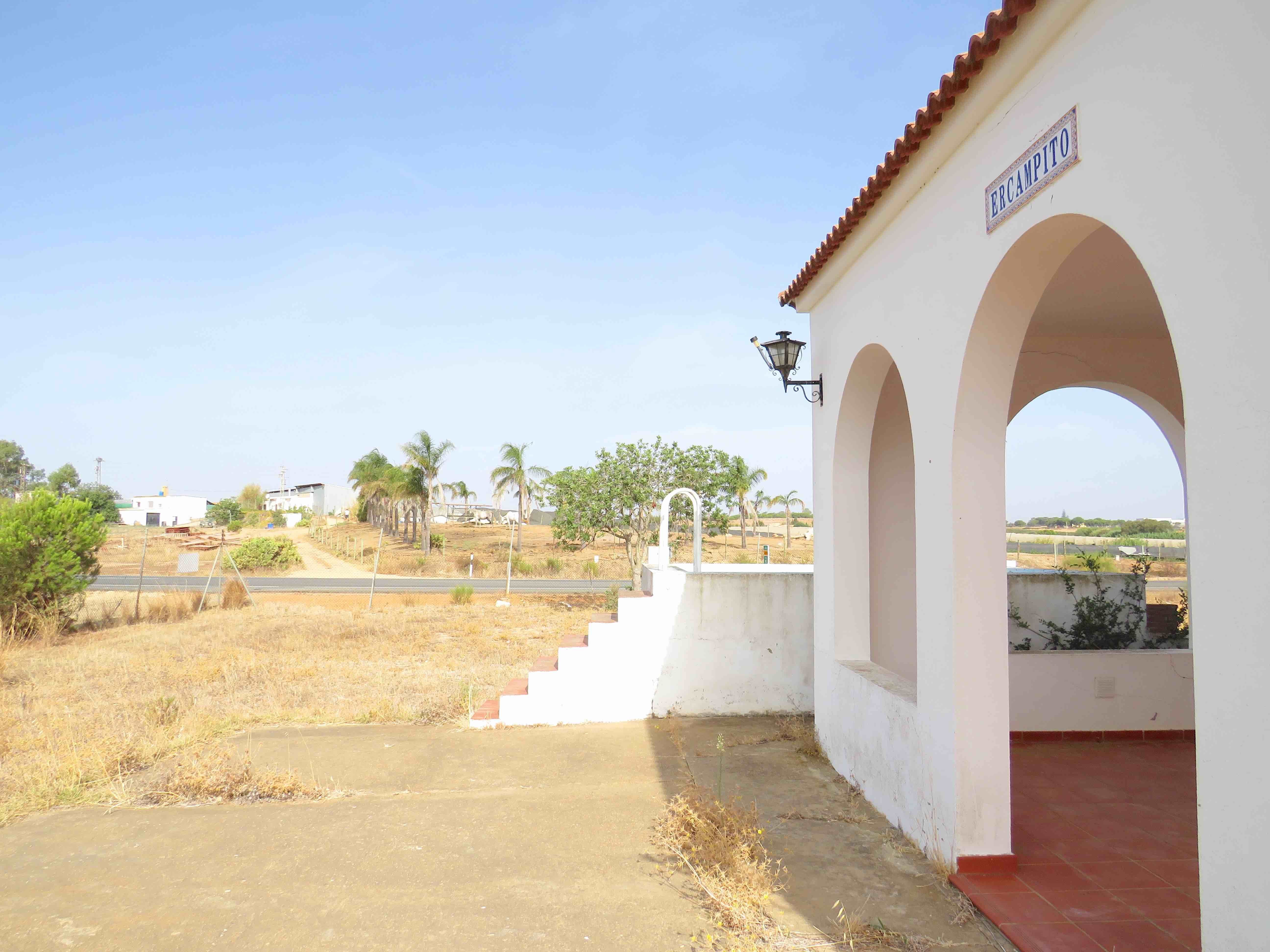 Außenansicht von Country house zum verkauf in Lepe mit Privatgarten