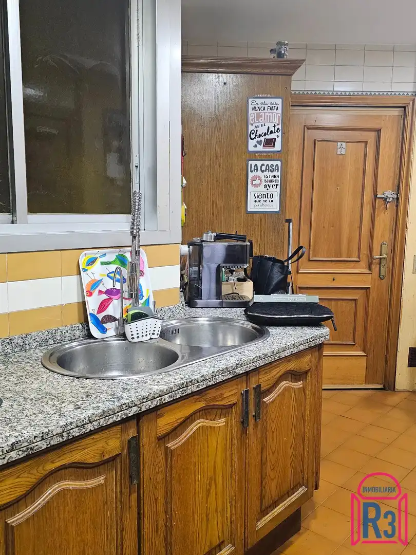 Küche von Wohnung zum Verkauf in León Capital  mit Heizung, Terrasse und Abstellraum