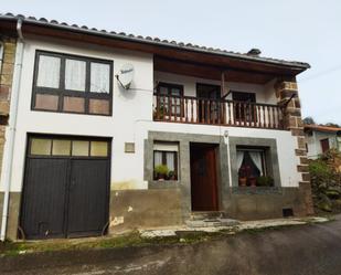 Vista exterior de Casa adosada en venda en Anievas