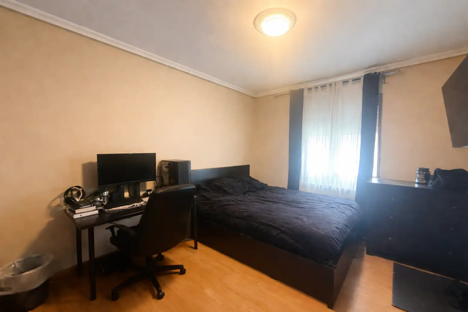 Bedroom of Flat for sale in Avilés  with Heating, Private garden and Parquet flooring
