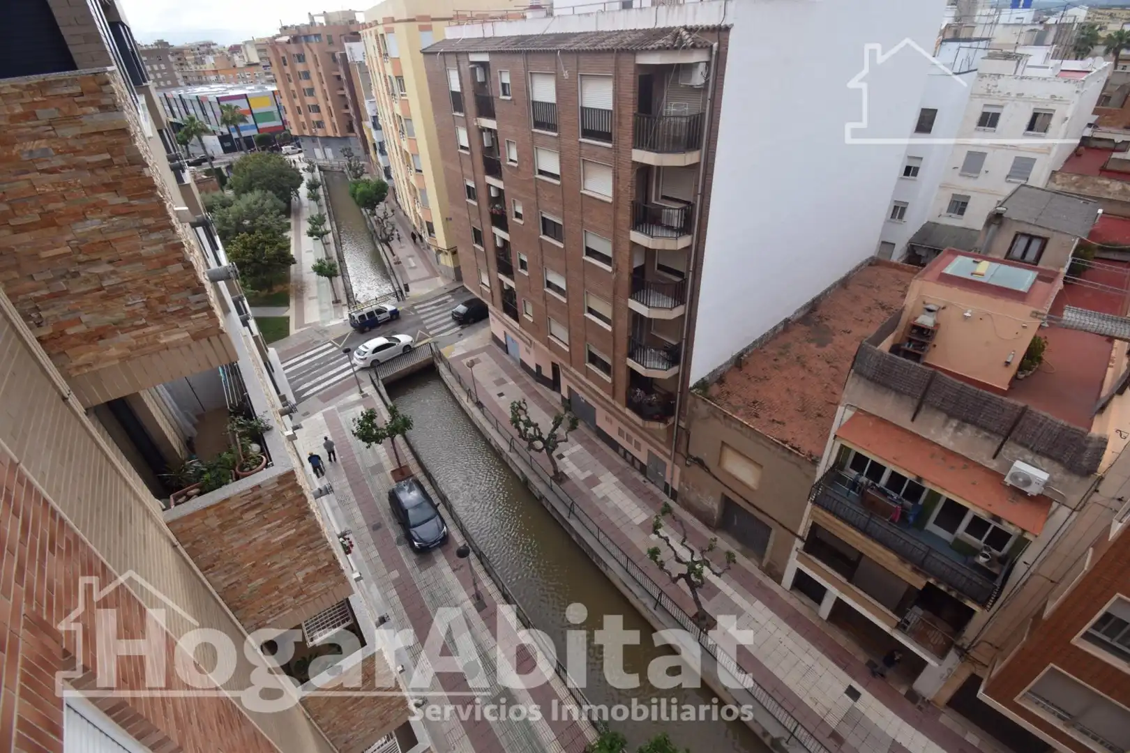 Vista exterior de Àtic en venda en Vila-real amb Terrassa, Traster i Moblat