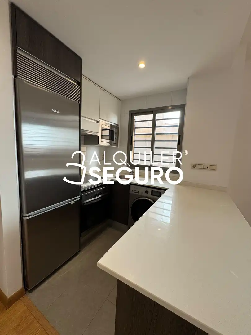 Cuina de Estudi de lloguer en Málaga amb Aire condicionat i Traster