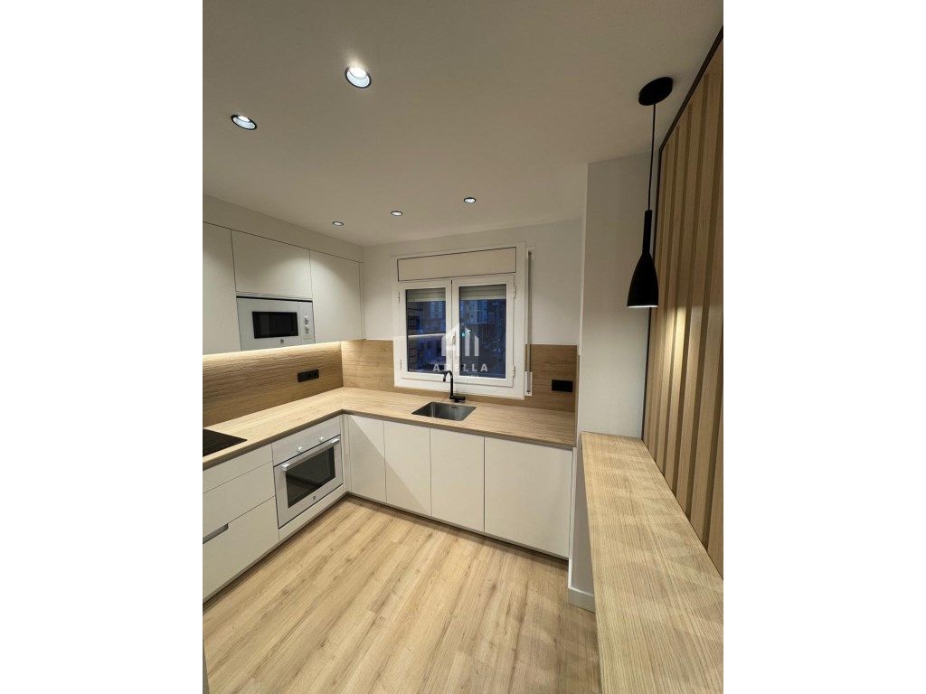 Piso en venta en Instituts - Universitat