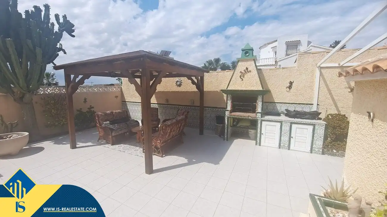 Chalet con jardín en venta en Orihuela Costa, imagen 3