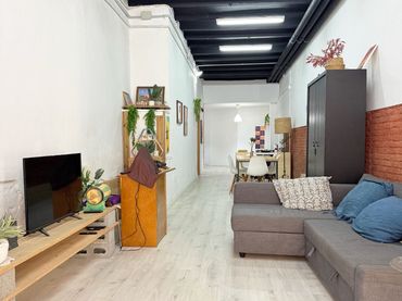 Bajo con ascensor en venta en Sants - Montjuïc