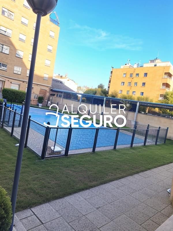 Swimming pool of Flat to rent in Alcalá de Henares  with Air Conditioner, Heating and Swimming Pool