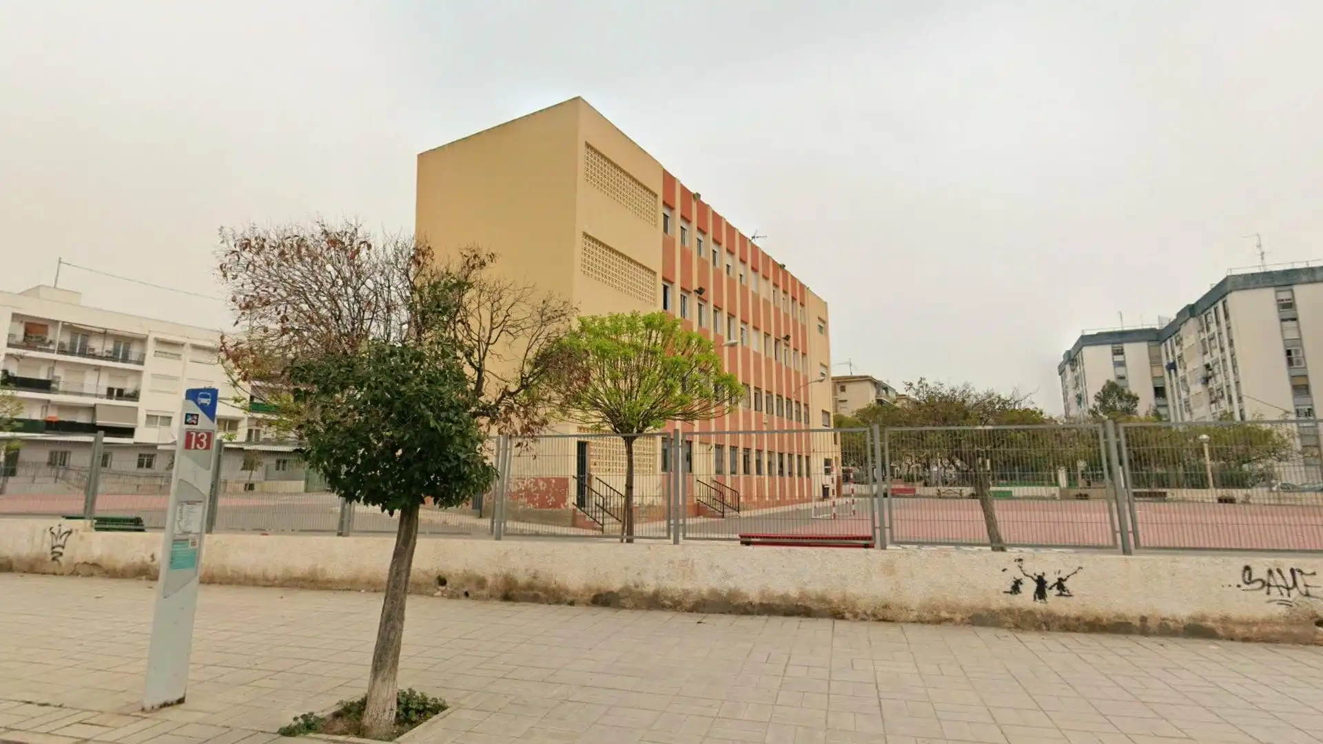 Casa aparellada en venda a Catedratico Eliseo Gomez Serrano, imagen 4
