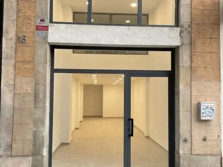 Local de lloguer en Eixample