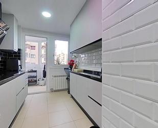 Kitchen of Flat for sale in  Madrid Capital  with Air Conditioner, Terrace and Balcony