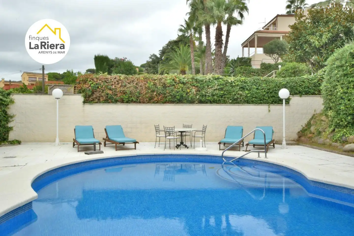 Schwimmbecken von Haus oder Chalet zum Verkauf in Arenys de Munt mit Klimaanlage, Heizung und Privatgarten
