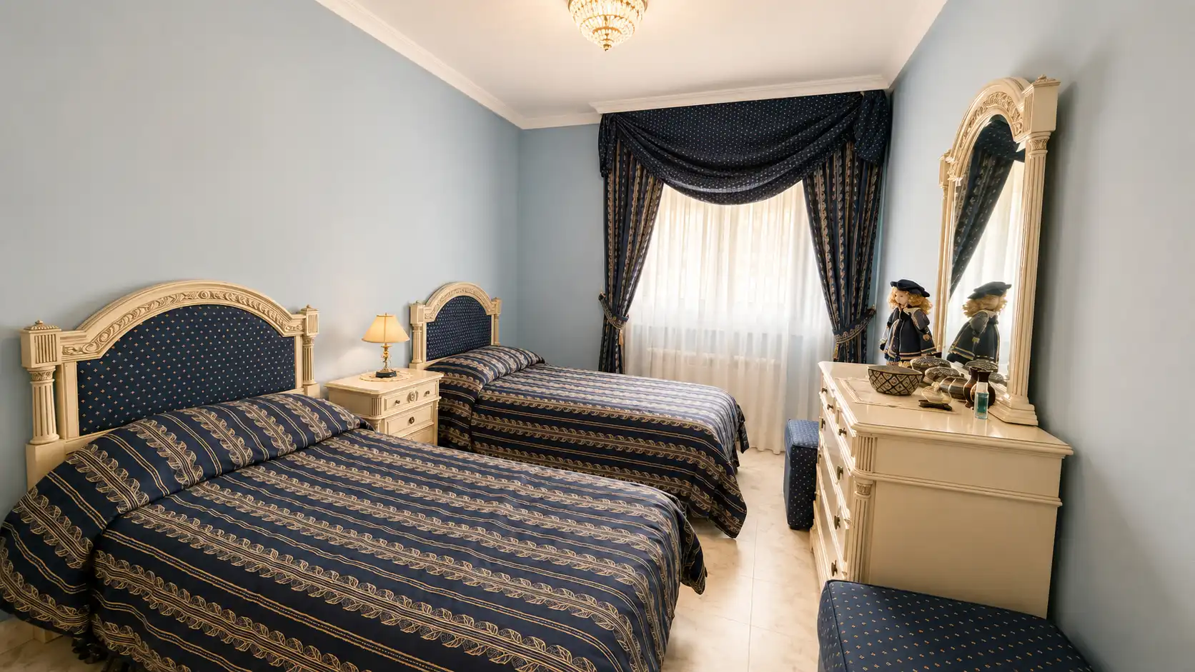 Bedroom of Houses for sale in San Lorenzo de El Escorial  with Air Conditioner, Heating and Private garden