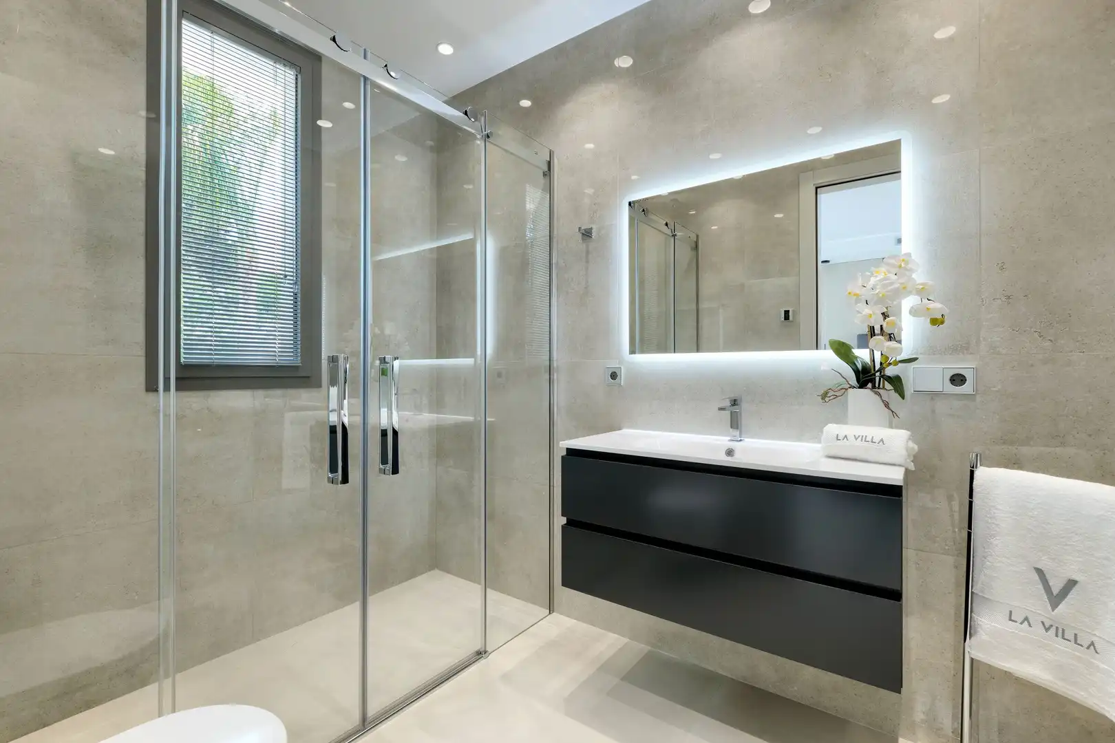Baño de Casa o chalet en venta en Marbella con Aire acondicionado, Calefacción y Jardín privado