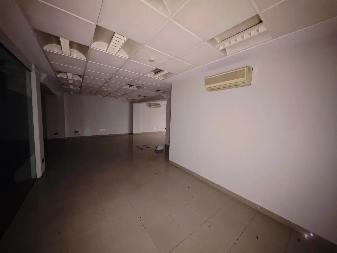 Local en venta en Alicante / Alacant con Aire acondicionado