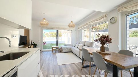 Foto 4 de Casa adosada en venda a Palau-solità i Plegamans, Barcelona