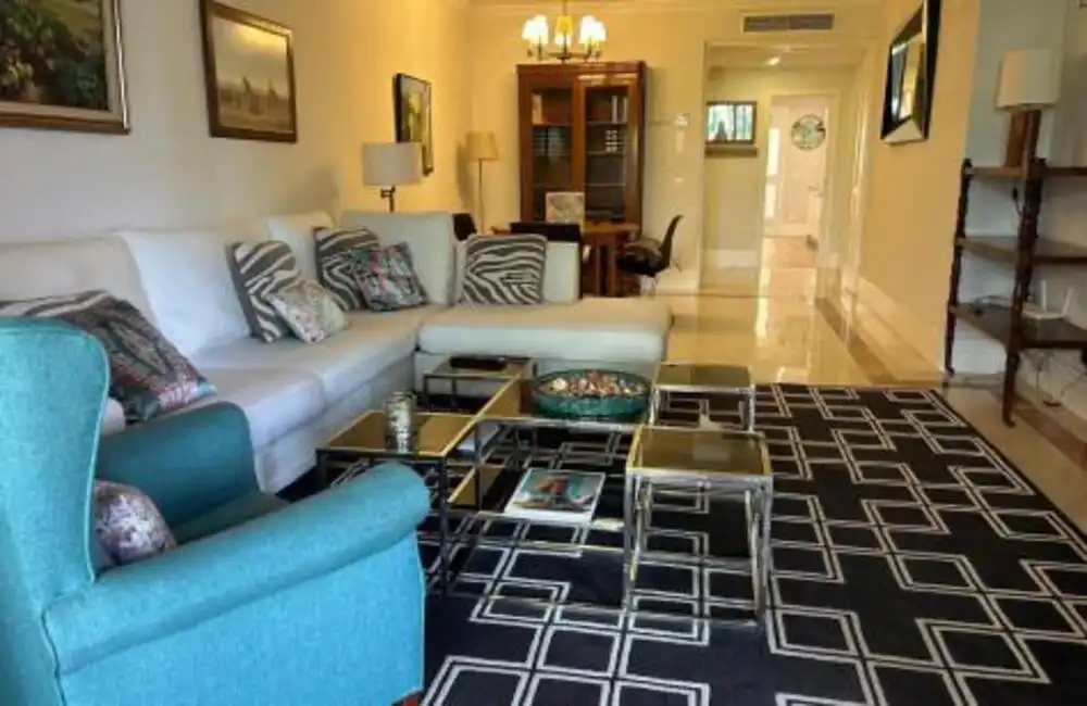 Sala d'estar de Planta baixa de lloguer en Marbella amb Aire condicionat, Terrassa i Traster