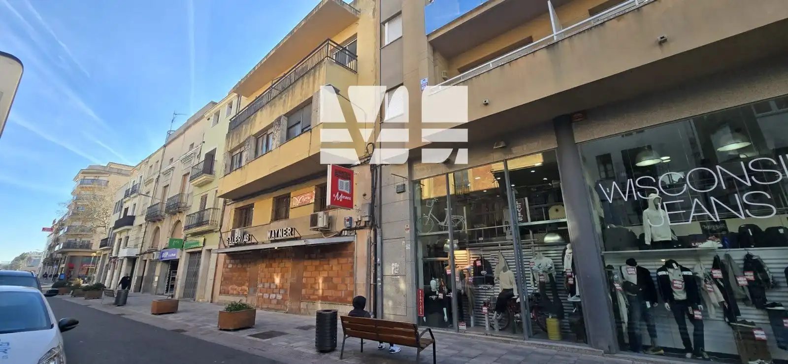Vista exterior de Edificio en venta en El Vendrell