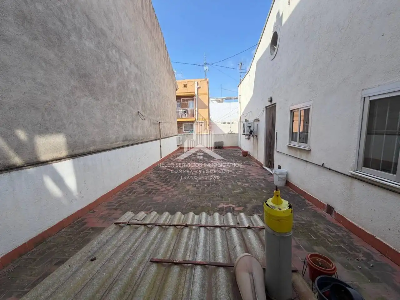 Vista exterior de Casa o xalet en venda en Castellón de la Plana / Castelló de la Plana amb Aire condicionat, Terrassa i Moblat