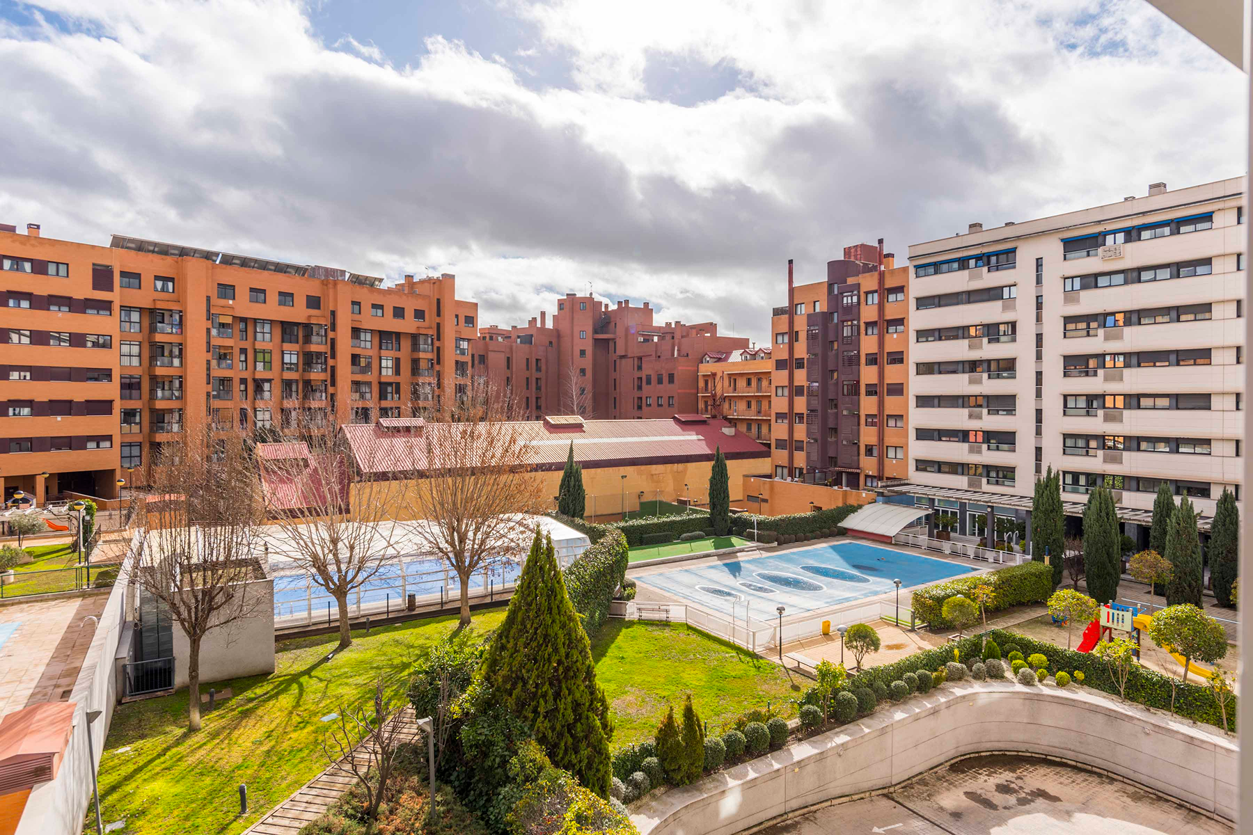 Exterior view of Apartment for sale in  Madrid Capital  with Air Conditioner, Heating and Terrace