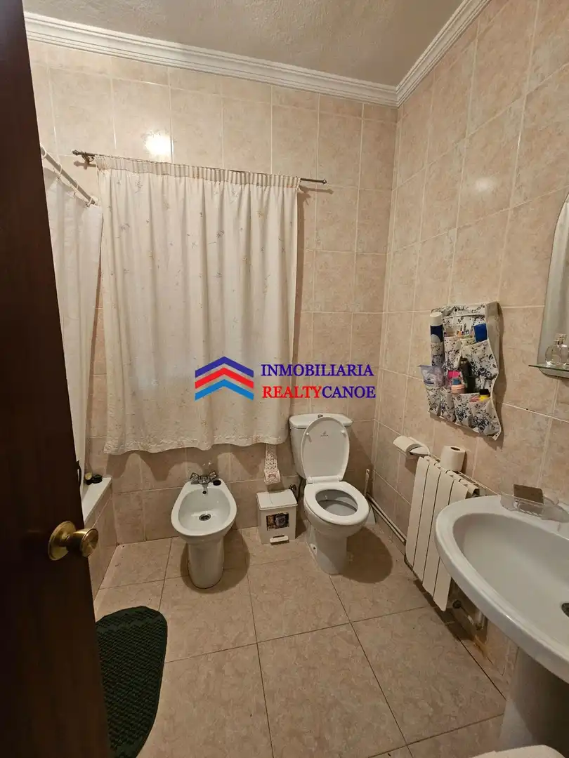 Baño de Casa o chalet en venta en El Bosque con Calefacción, Jardín privado y Balcón