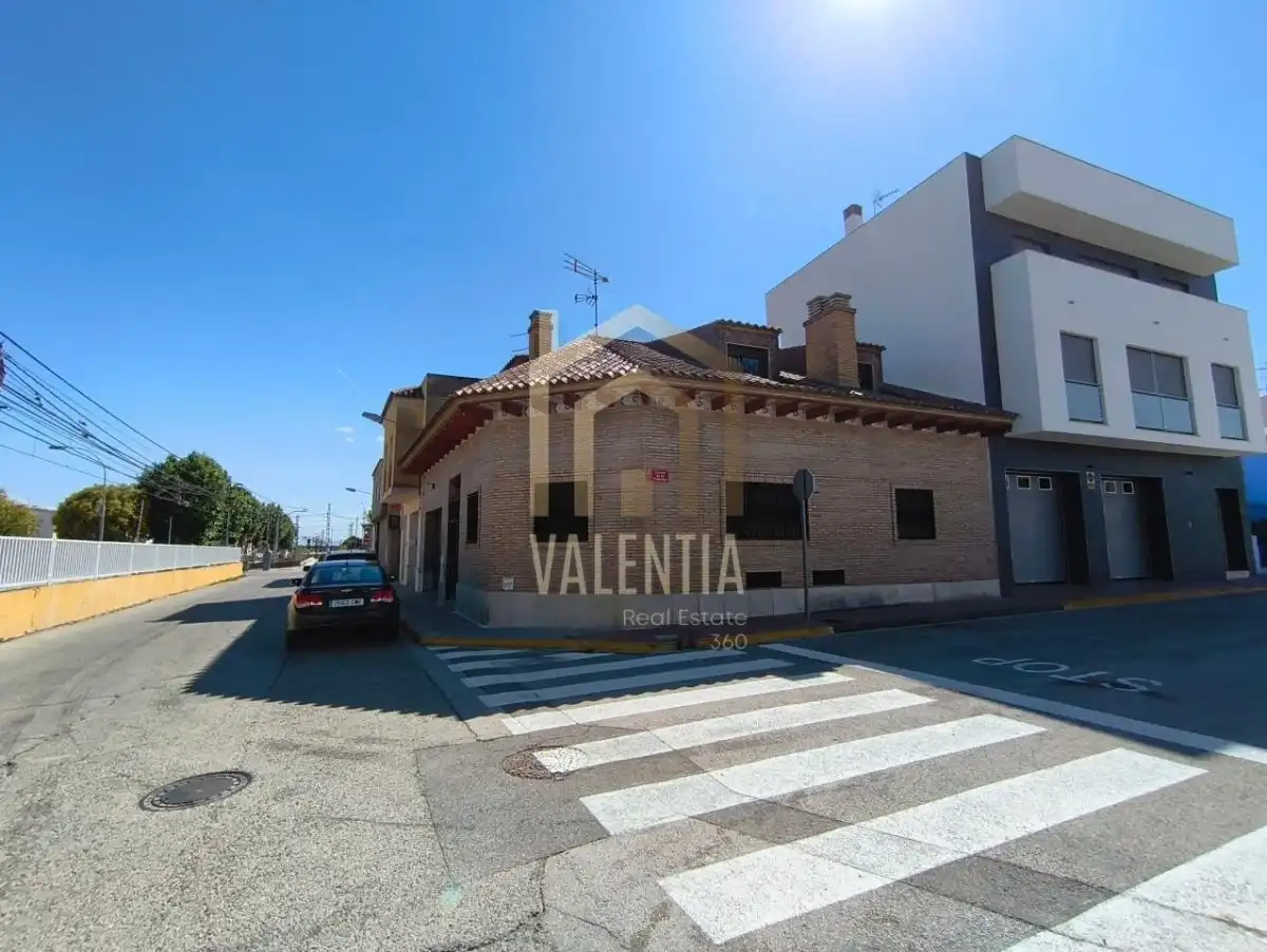 Vista exterior de Casa o xalet en venda en Alginet amb Moblat i Alarma