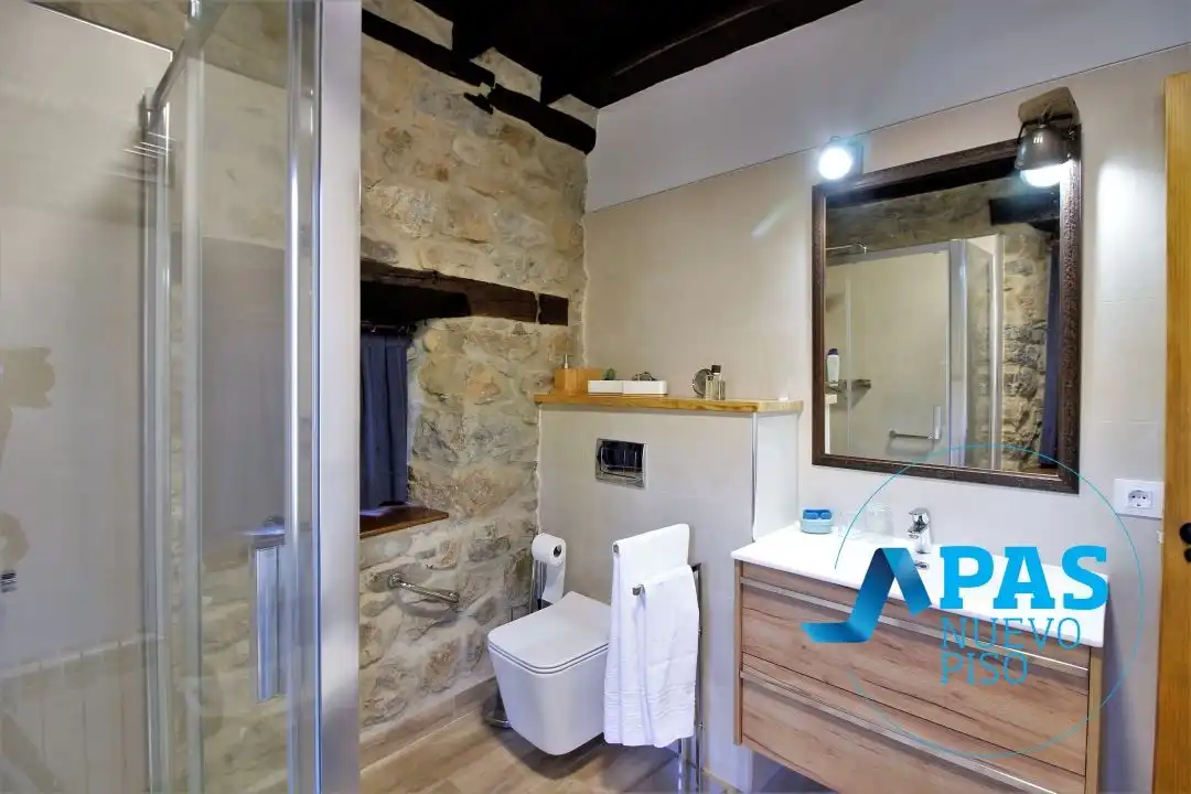 Bathroom of Houses for sale in Camaleño  with Heating, Private garden and Terrace